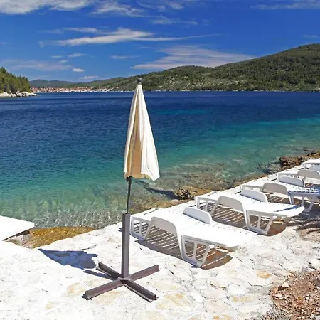 Rosa Apartmans N.5 * Vela Luka