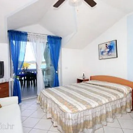 Daire Rosa Apartmans N.5 Vela Luka