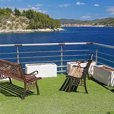 Rosa Apartmans N.5 Vela Luka